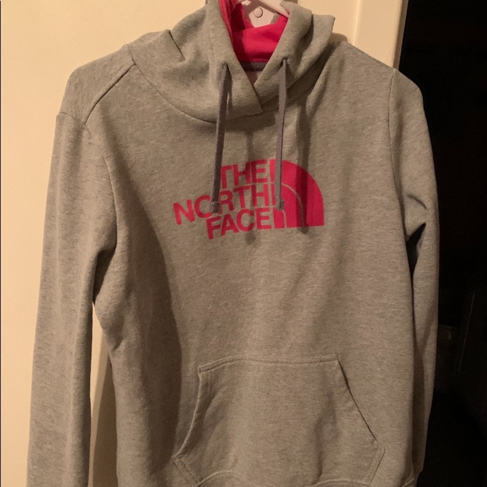 The north face hoodie !!!!